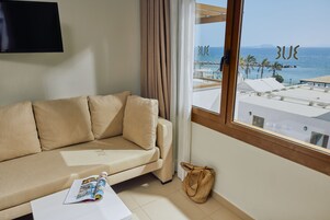 Una televisión de pantalla plana