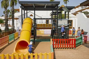 Children’s play area – outdoor