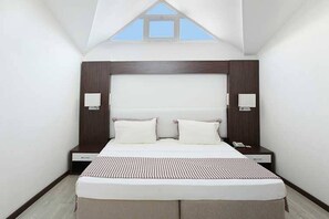 Minibar, in-room safe, rollaway beds, free WiFi - Arora Hotel (Kuşadası)