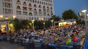 Outdoor dining - Goldenday Wings Hotel (Kusadasi)