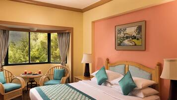 ห้องดีลักซ์ (Forest view) | มินิบาร์, ตู้นิรภัยในห้องพัก, โต๊ะทำงาน, พื้นที่ทำงานแบบใช้แล็ปท็อป