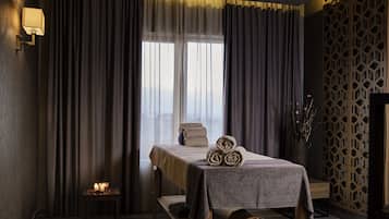Sauna, Dampfbad, Körperbehandlungen, Aromatherapie, Warmsteinmassagen