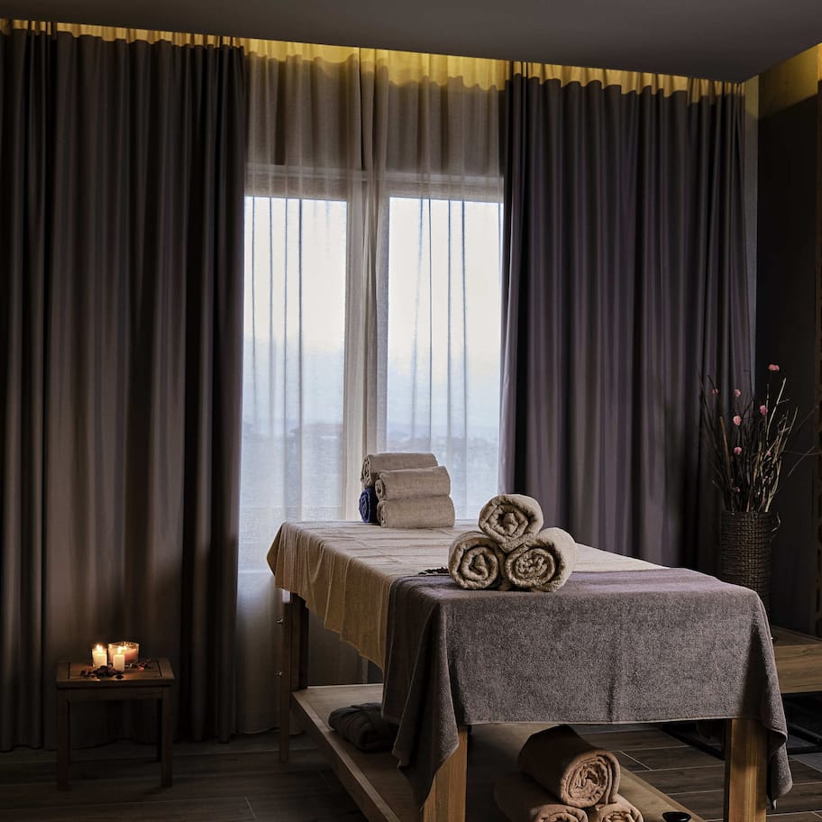 Sauna, steam room, body treatments, aromatherapy, hot stone massages