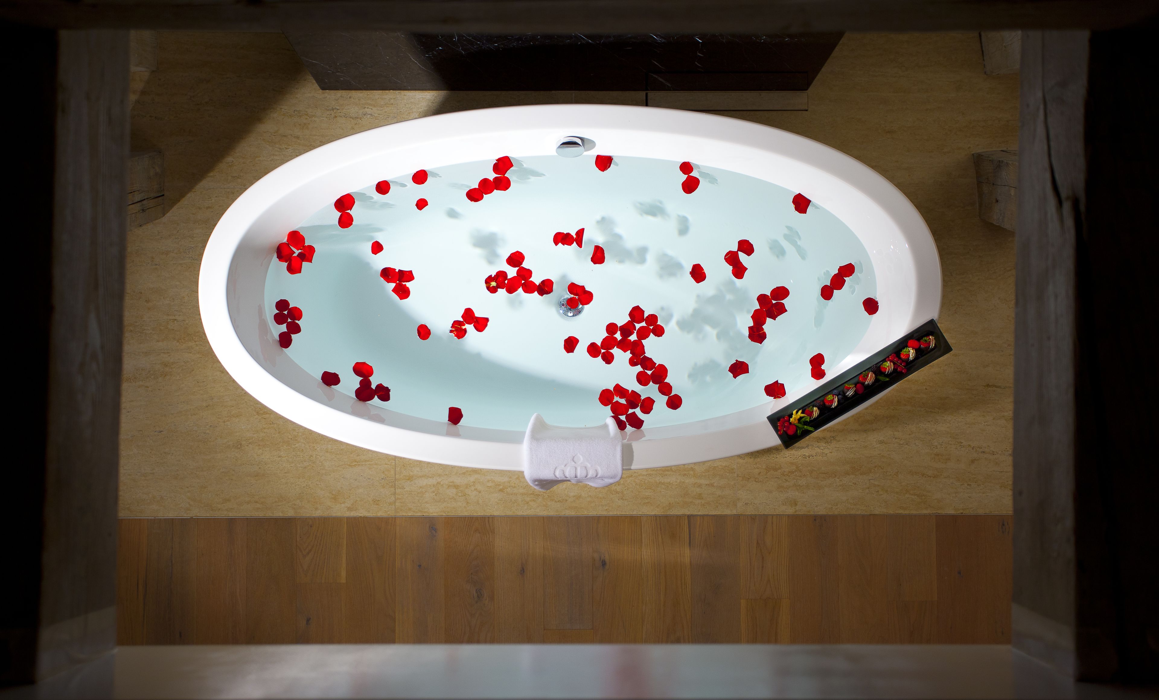 tower duplex suite (free spa entrance & executive lounge) | deep-soaking bathtub