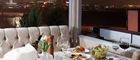 Breakfast, lunch, dinner served; Turkish cuisine