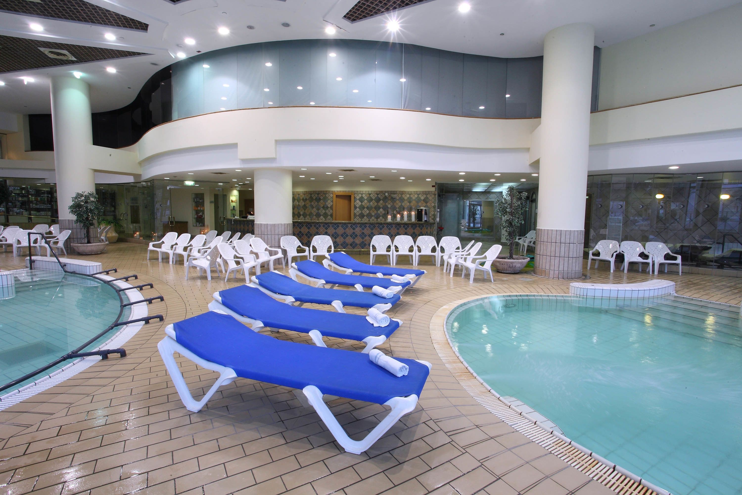Outdoor pool, pool loungers
