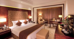 Premium Room | 1 bedroom, minibar, in-room safe, desk