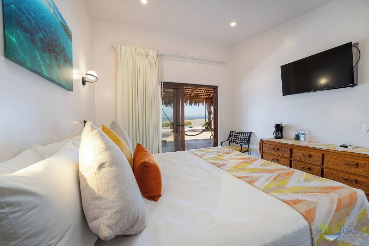 standard room, ocean view | 1 bedroom, pillow-top beds, in-room safe, iron/ironing board