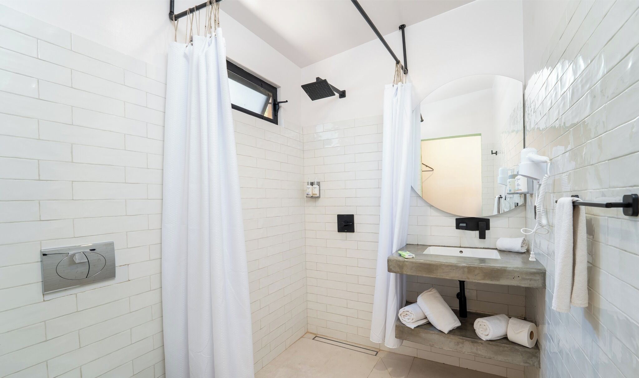 standard room, ocean view | bathroom | shower, free toiletries, hair dryer, towels
