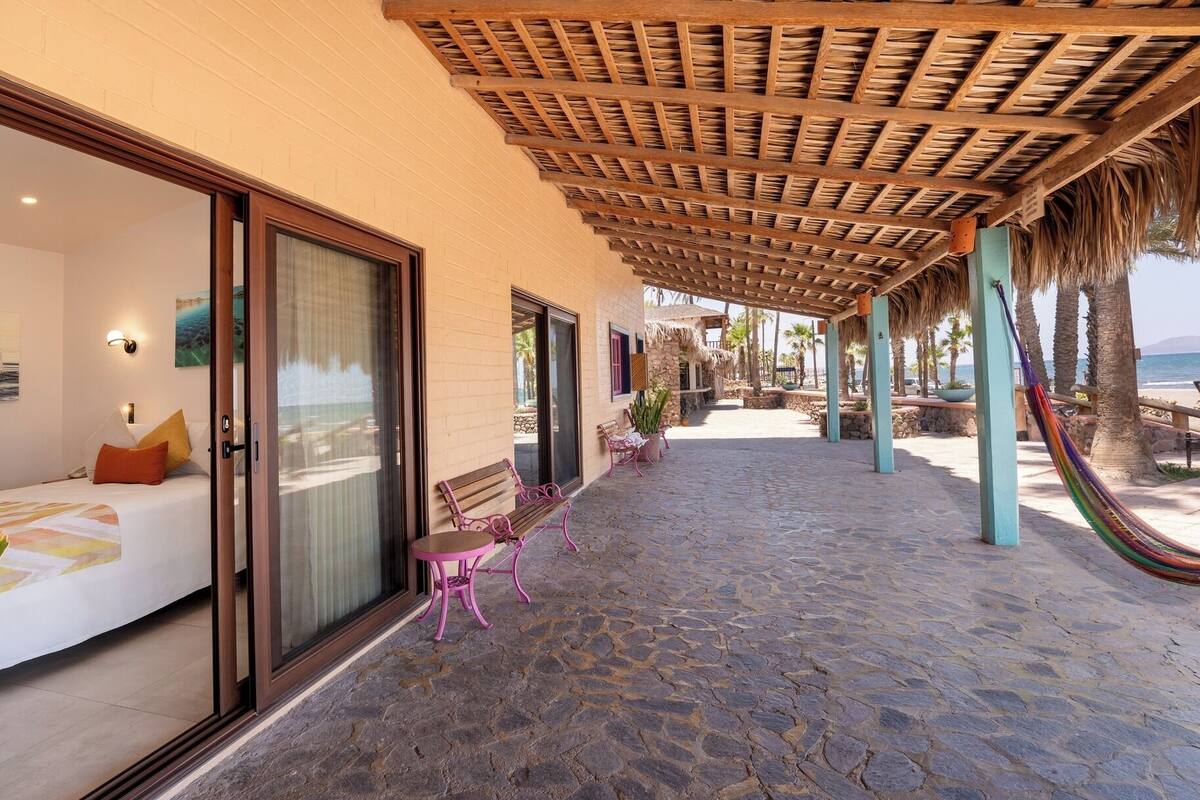 standard room, ocean view | 1 bedroom, pillow-top beds, in-room safe, iron/ironing board