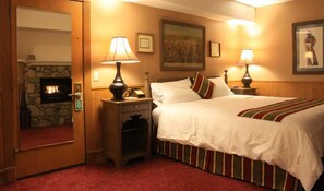 Standard Room, 1 King Bed | Individually decorated, individually furnished, iron/ironing board