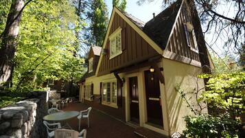 Individually decorated, individually furnished, iron/ironing board