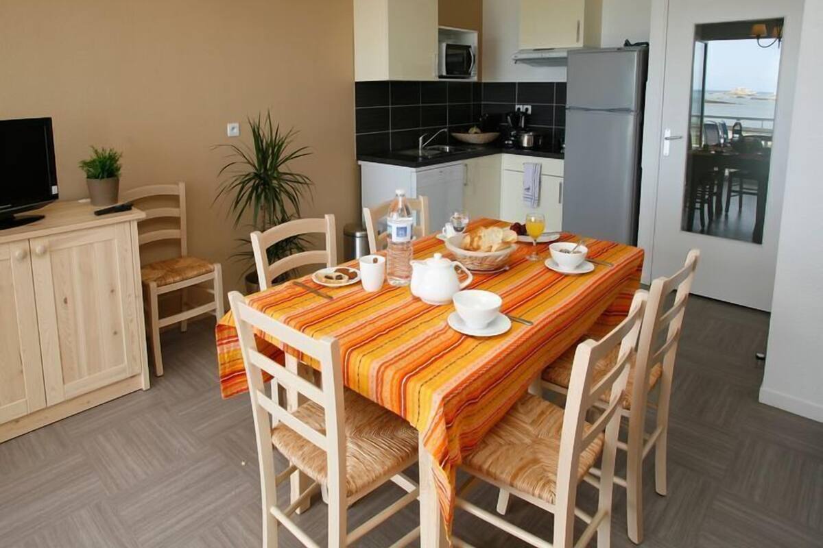 In-room dining