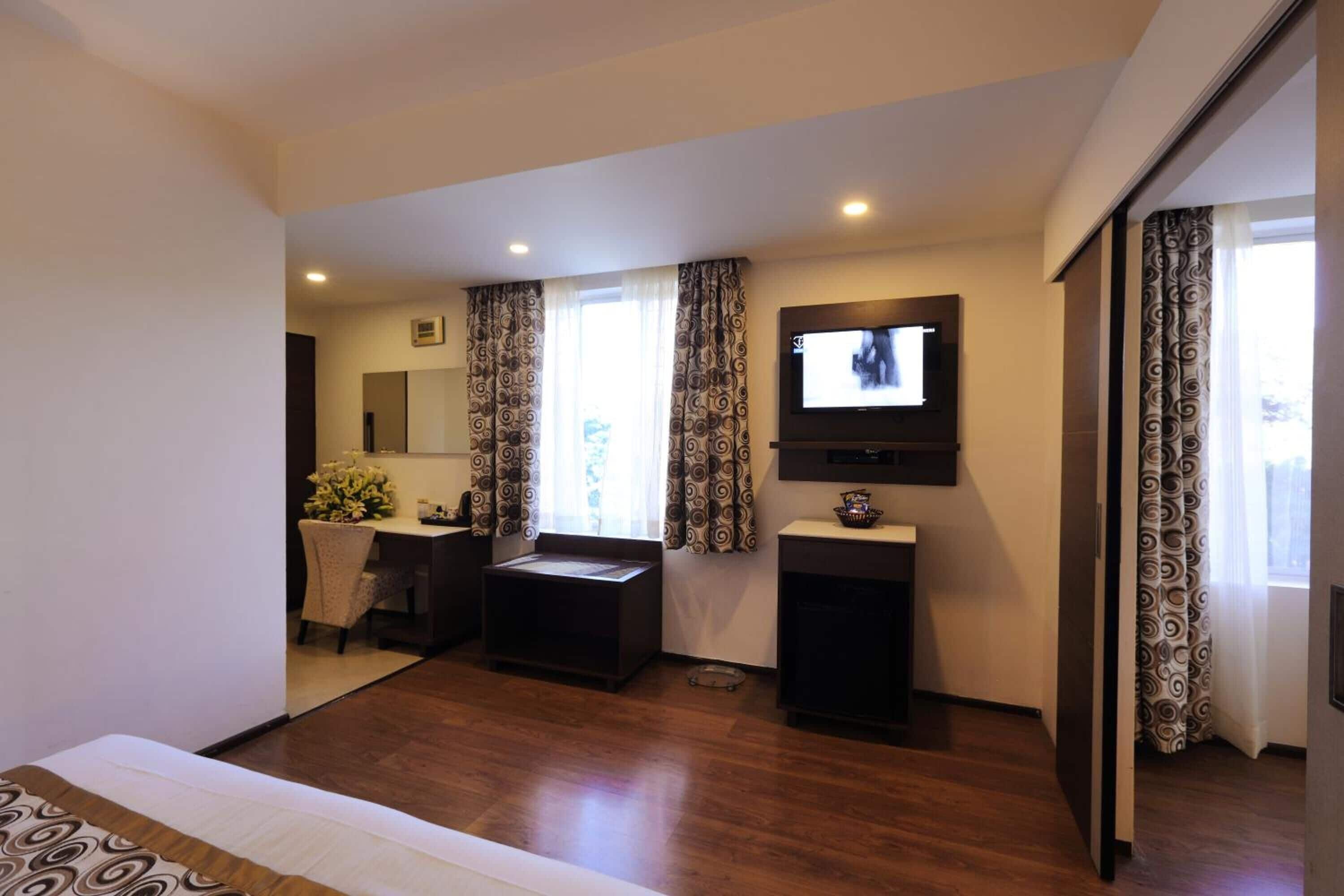 minibar, in-room safe, desk, iron/ironing board