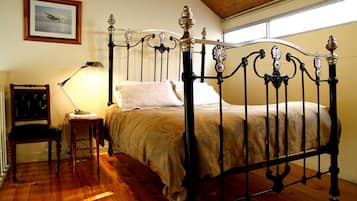 Executive 2 Bedroom (Stanley) - 82 Stanley Street | 2 bedrooms, premium bedding, pillowtop beds, individually decorated