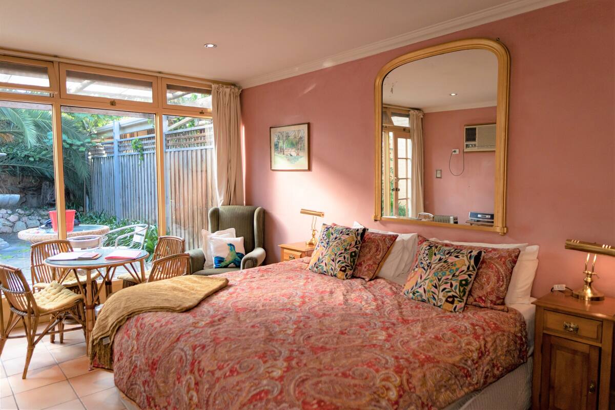 Suite Romantis, jet tub | Seprai premium, bantalan ekstra lembut, dan kedap suara