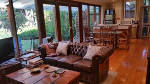 Living area - Adelaide Heritage Cottages & Apartments (North Adelaide)