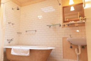 Cottage, 2 Bedrooms (Chapel) - 22 Chapel Street  | Bathroom | Designer toiletries, hair dryer, towels, soap - Adelaide Heritage Cottages & Apartments (North Adelaide)