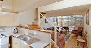 Executive 2 Bedroom (Stanley) - 82 Stanley Street  | Private kitchen | Fridge, microwave, stovetop, coffee/tea maker - Adelaide Heritage Cottages & Apartments (North Adelaide)