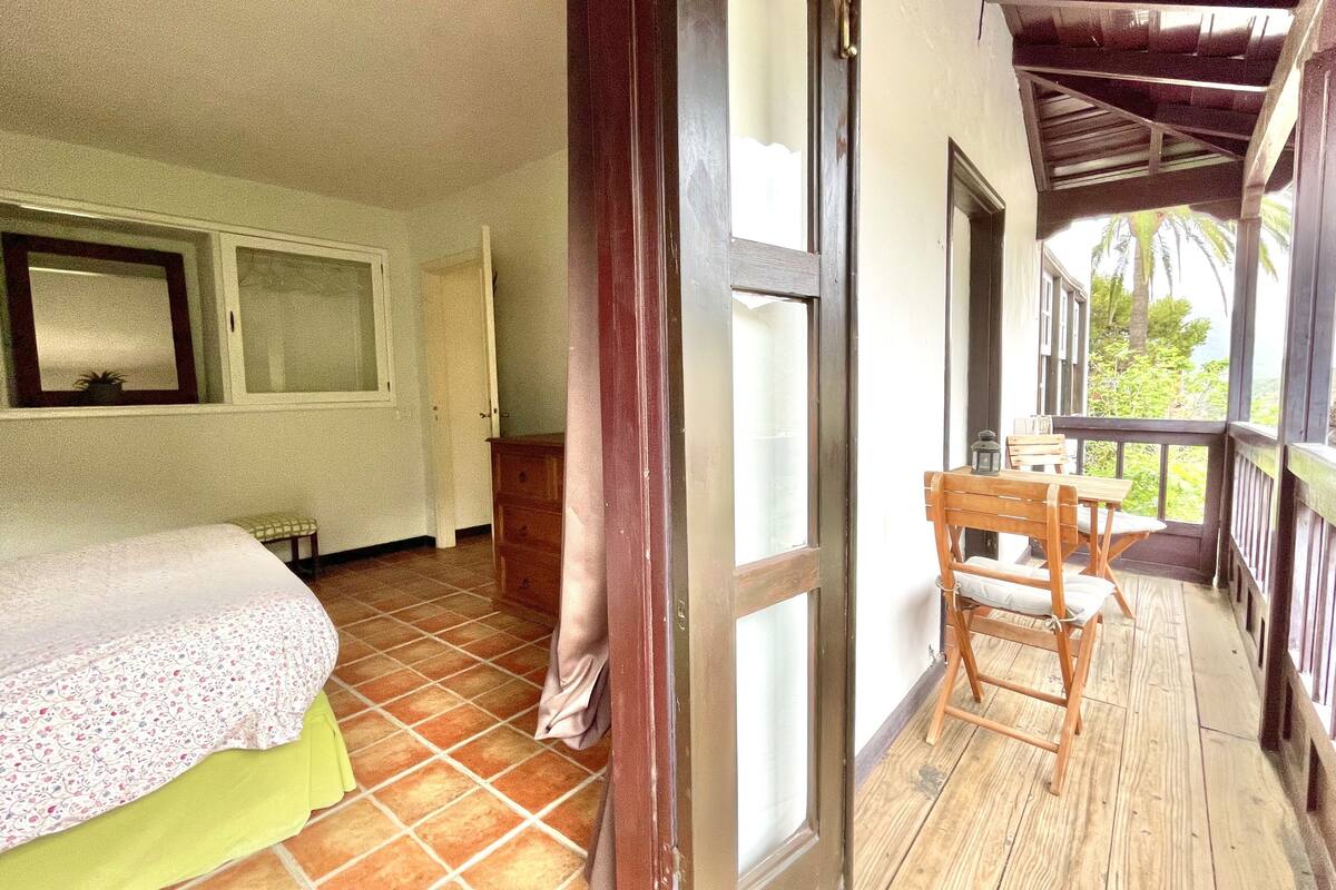 exclusive apartment, 1 double bed, pool view | balcony