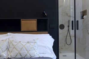 Habitación Deluxe | 1 habitación, edredón, minibar y decoración personalizada 