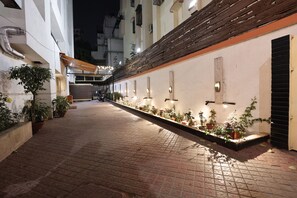Front of property - Metropole (Kolkata)