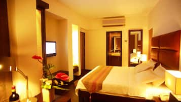 Premium bedding, minibar, in-room safe, desk