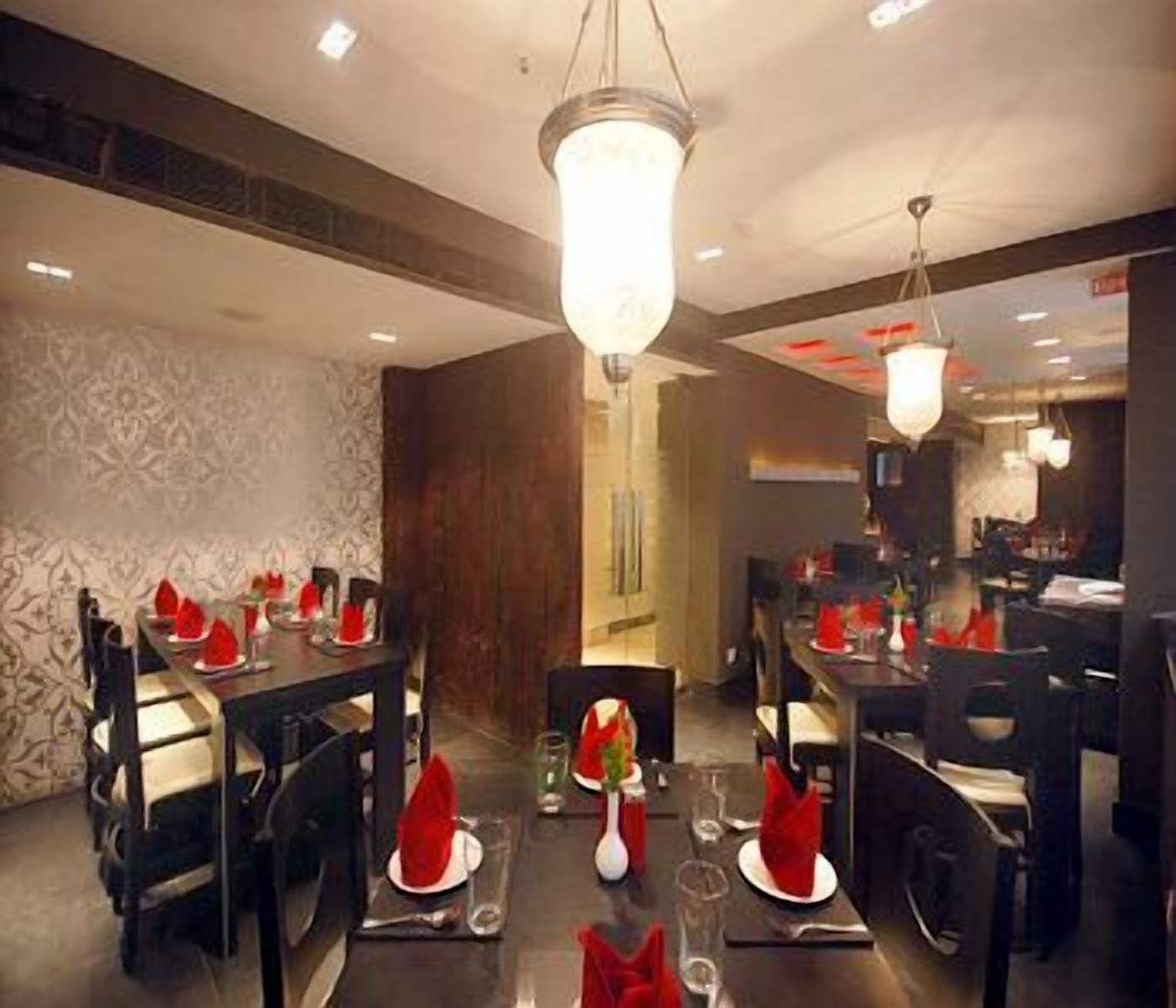 Breakfast, lunch, dinner served; international cuisine 