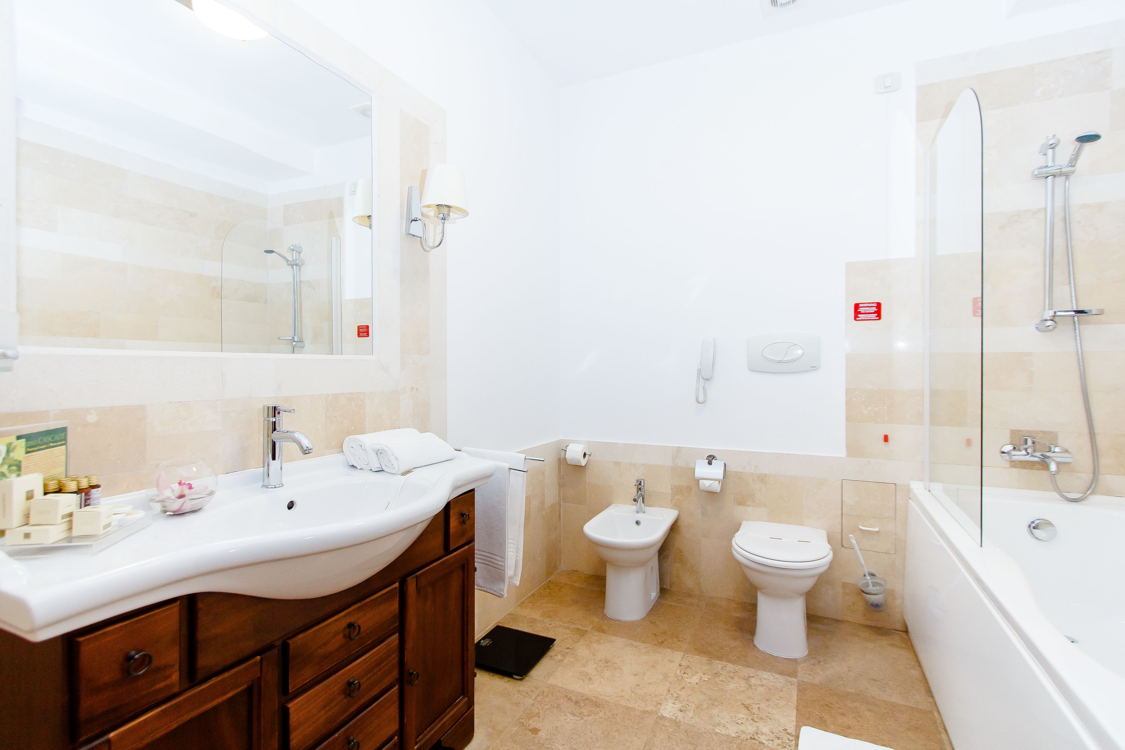 Photo - Hotel International Bucharest