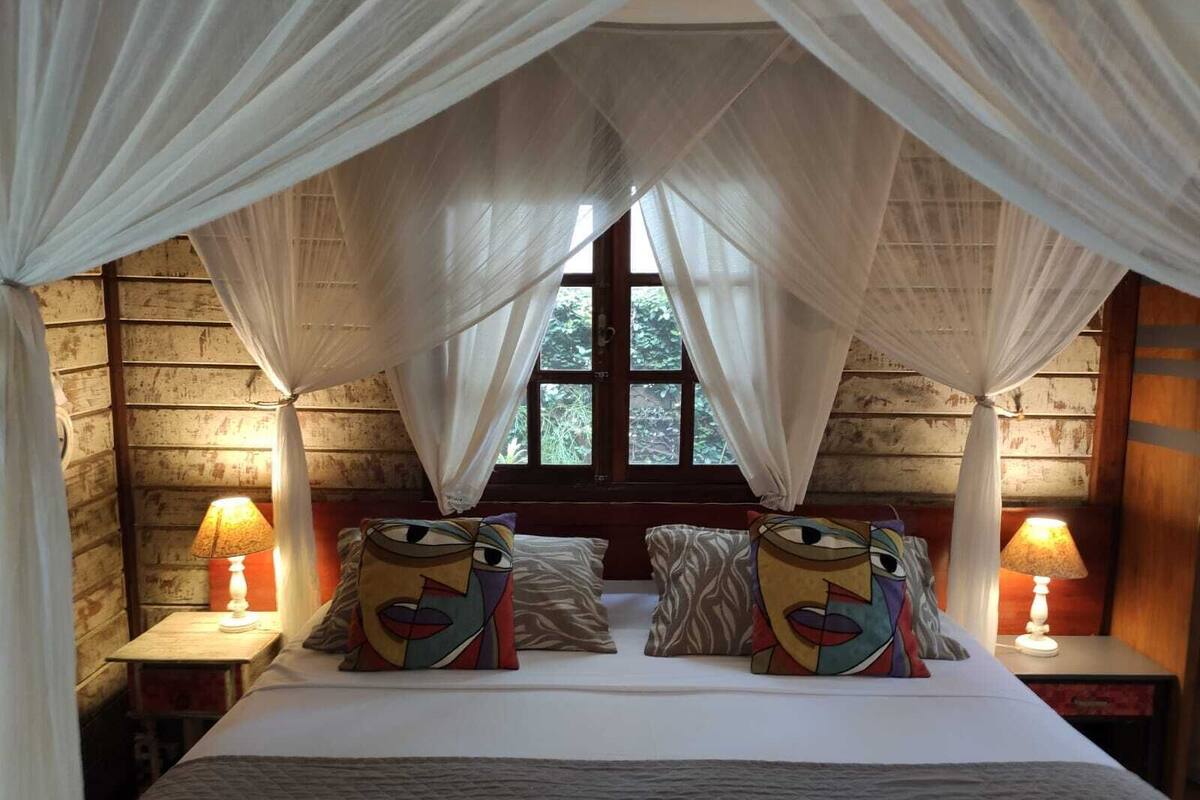 Egyptian cotton sheets, Select Comfort beds, minibar, in-room safe