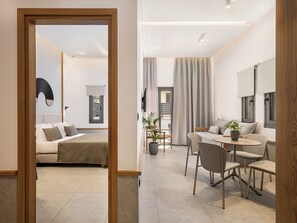 Lägenhet Deluxe | Värdeförvaringsskåp på rummet, ljudisolering och gratis wi-fi