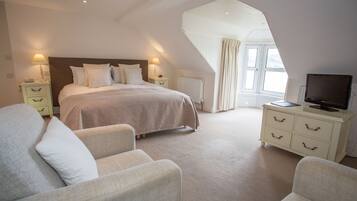 Premier Room | Individually decorated, individually furnished, desk, iron/ironing board