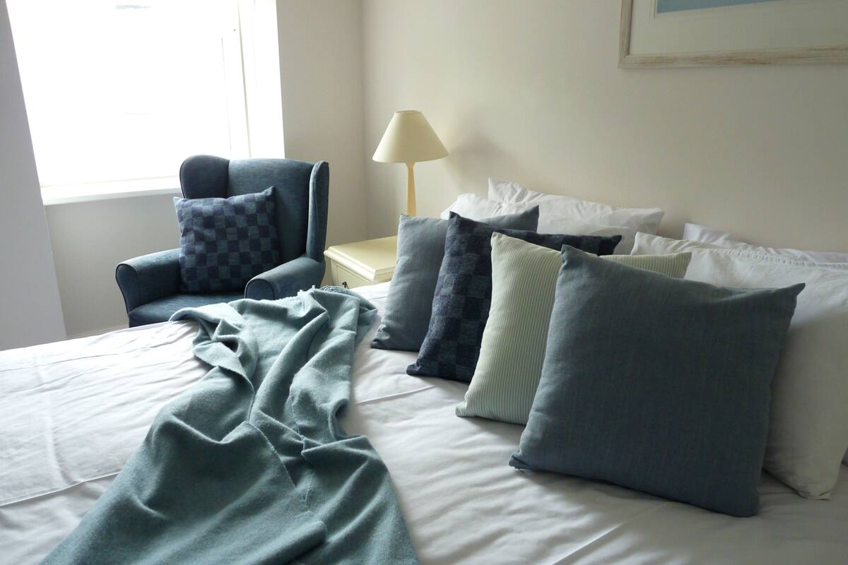 Standard Double or Twin Room | Desk, iron/ironing board (on request), individually decorated