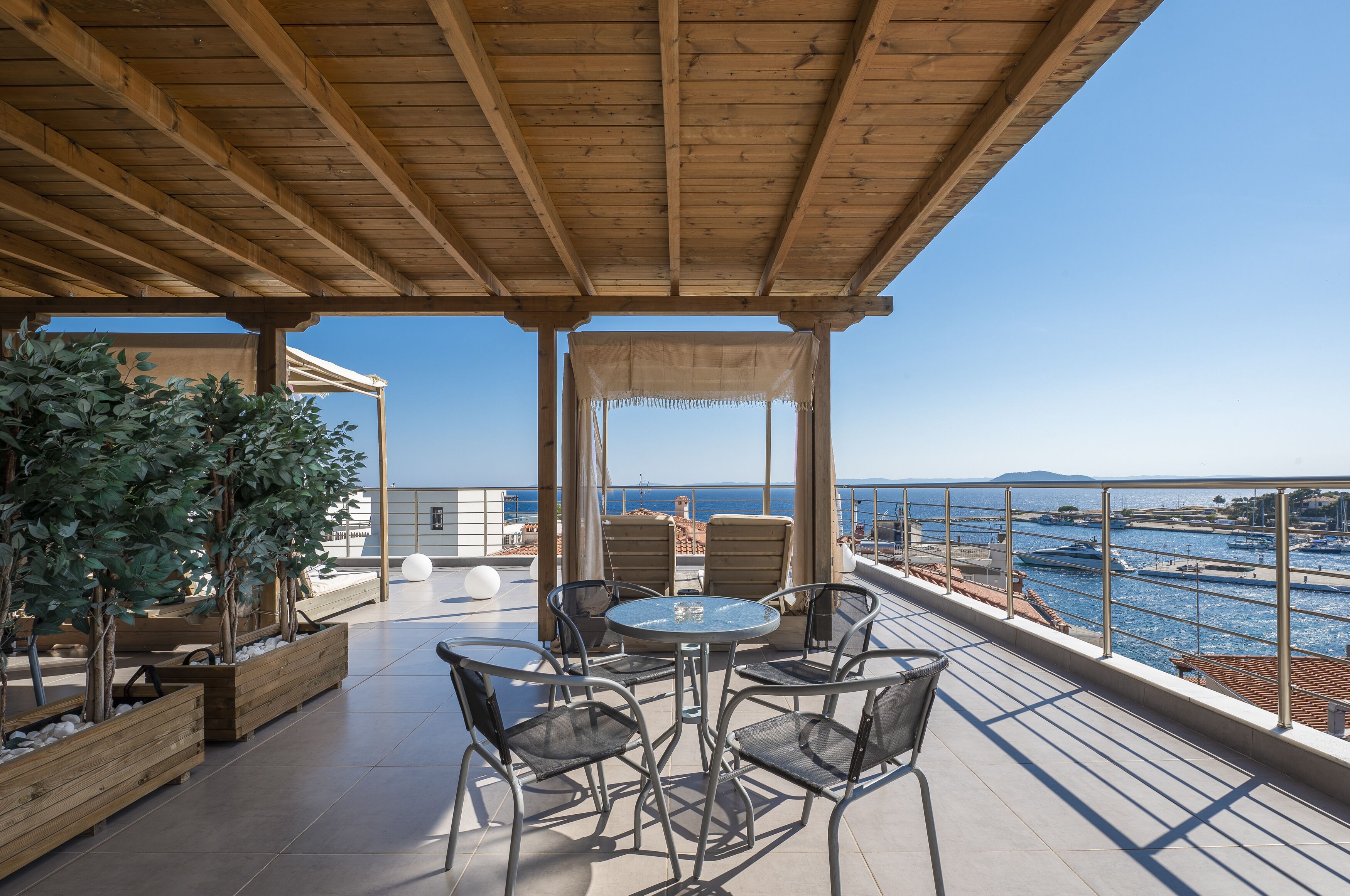 Kahden hengen deluxe-huone | 1 makuuhuone, äänieristys, silitysrauta/-lauta, ilmainen Wi-Fi