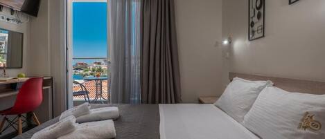 1 habitación, insonorización y tabla de planchar con plancha