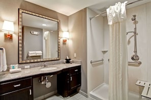 Shower, hair dryer, towels - Homewood Suites by Hilton Leesburg (Leesburg)