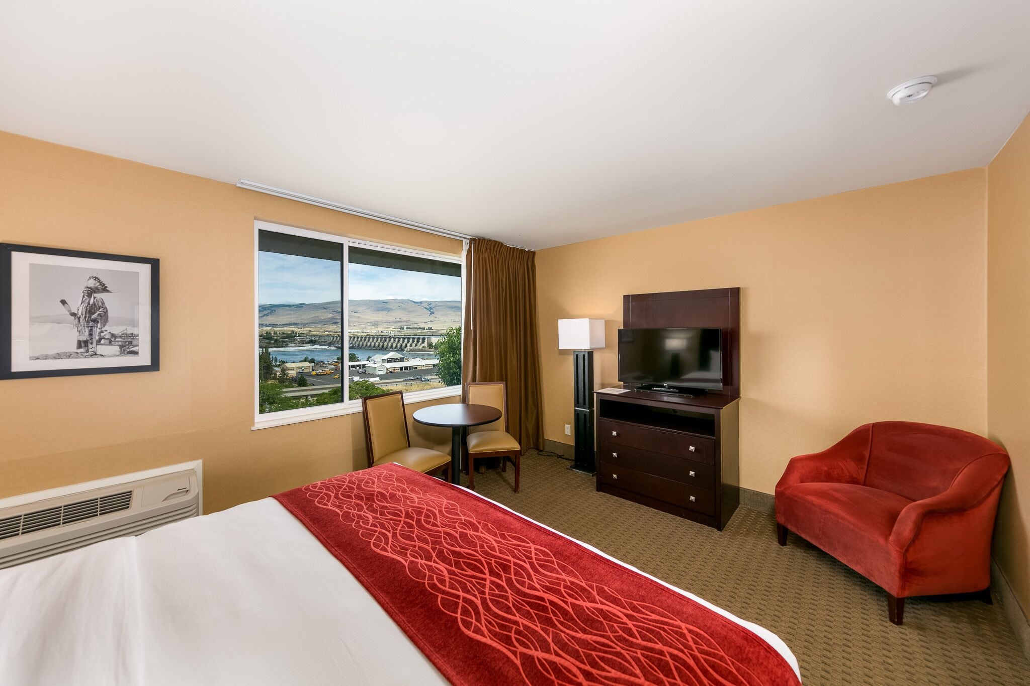 Bäddmadrasser, ljudisolering, strykjärn/strykbräda och gratis wi-fi