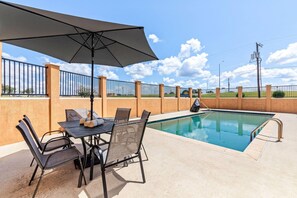 Outdoor pool, sun loungers