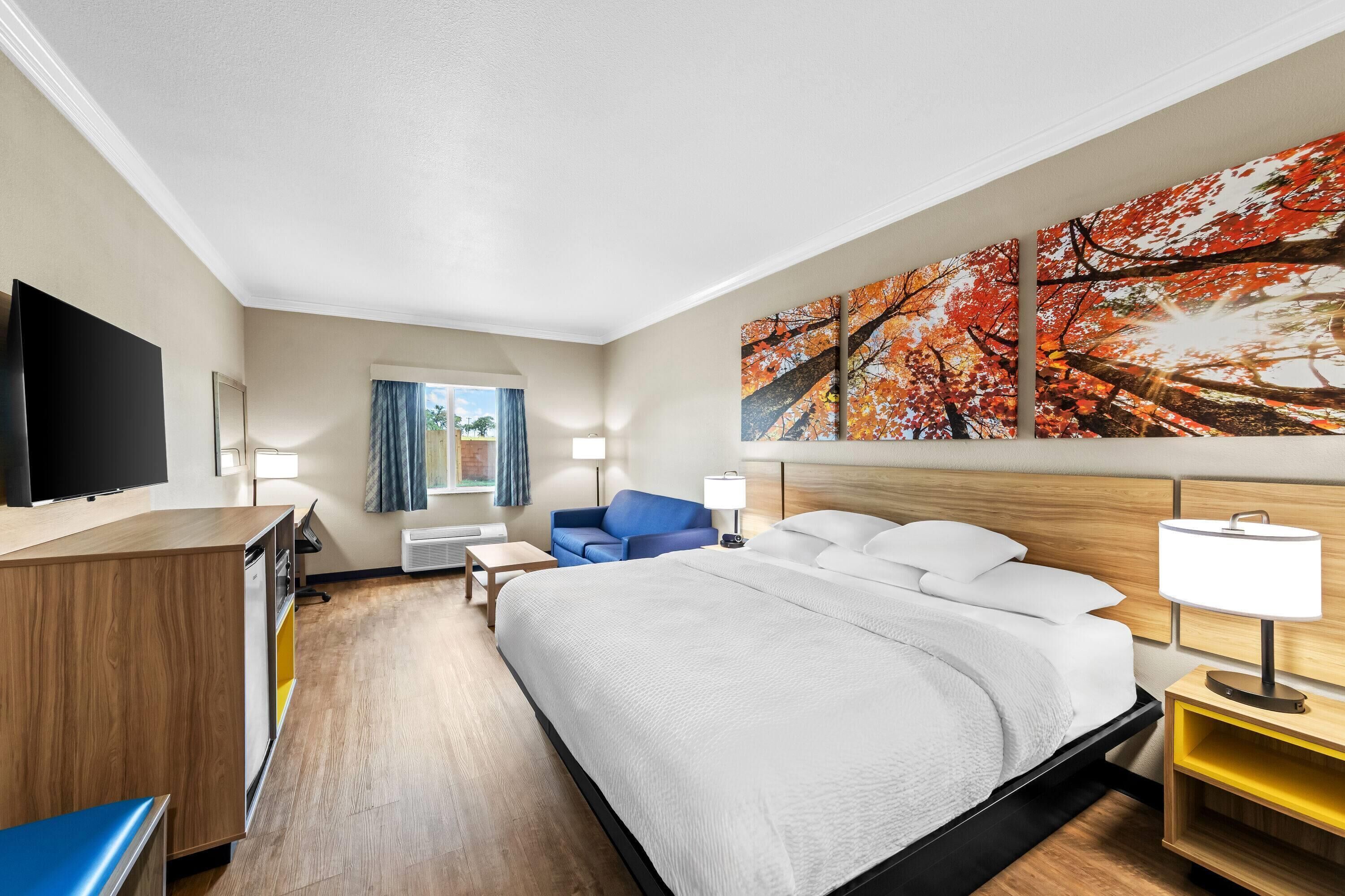 Desk, iron/ironing board, free WiFi, bed sheets