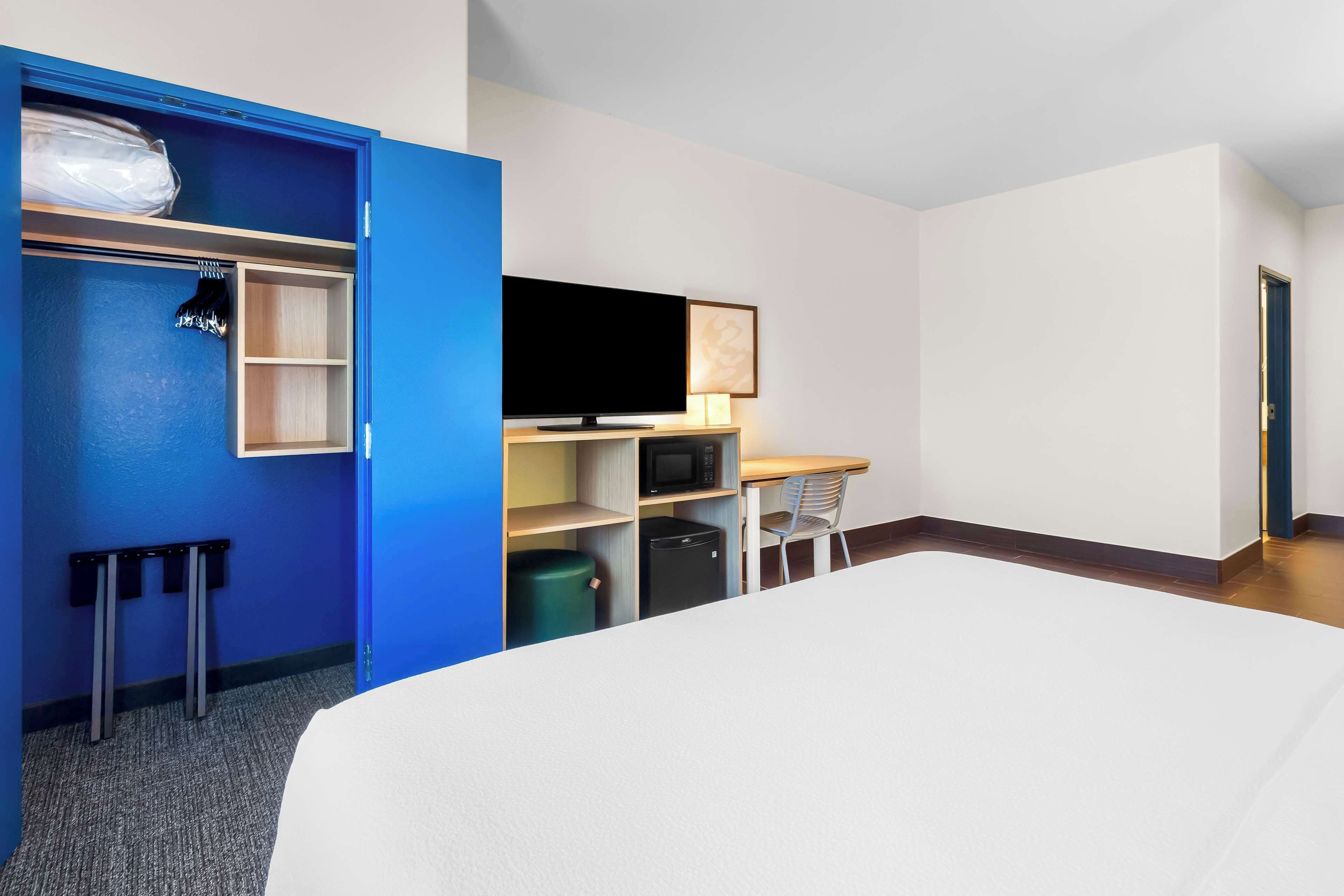 room, 1 king bed with sofa bed | down duvets, pillow-top beds, individually decorated