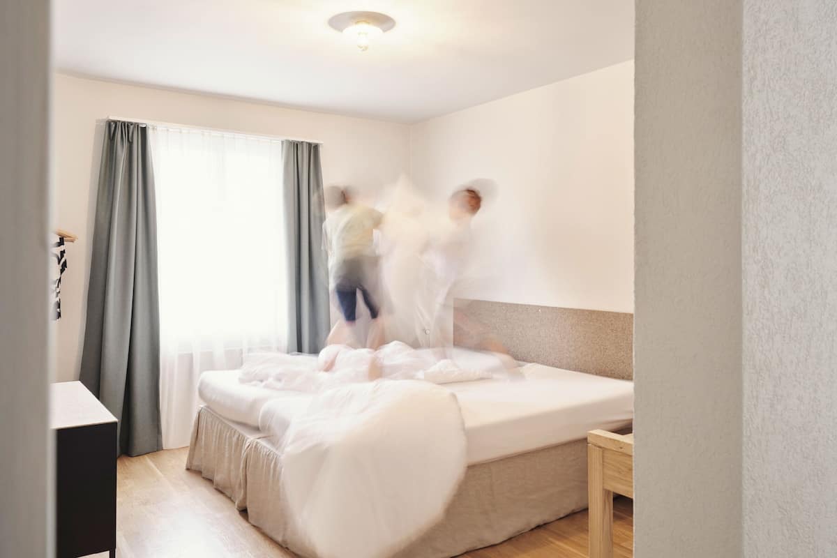 Double Family | Individuell eingerichtet, Schreibtisch, Bügeleisen/Bügelbrett