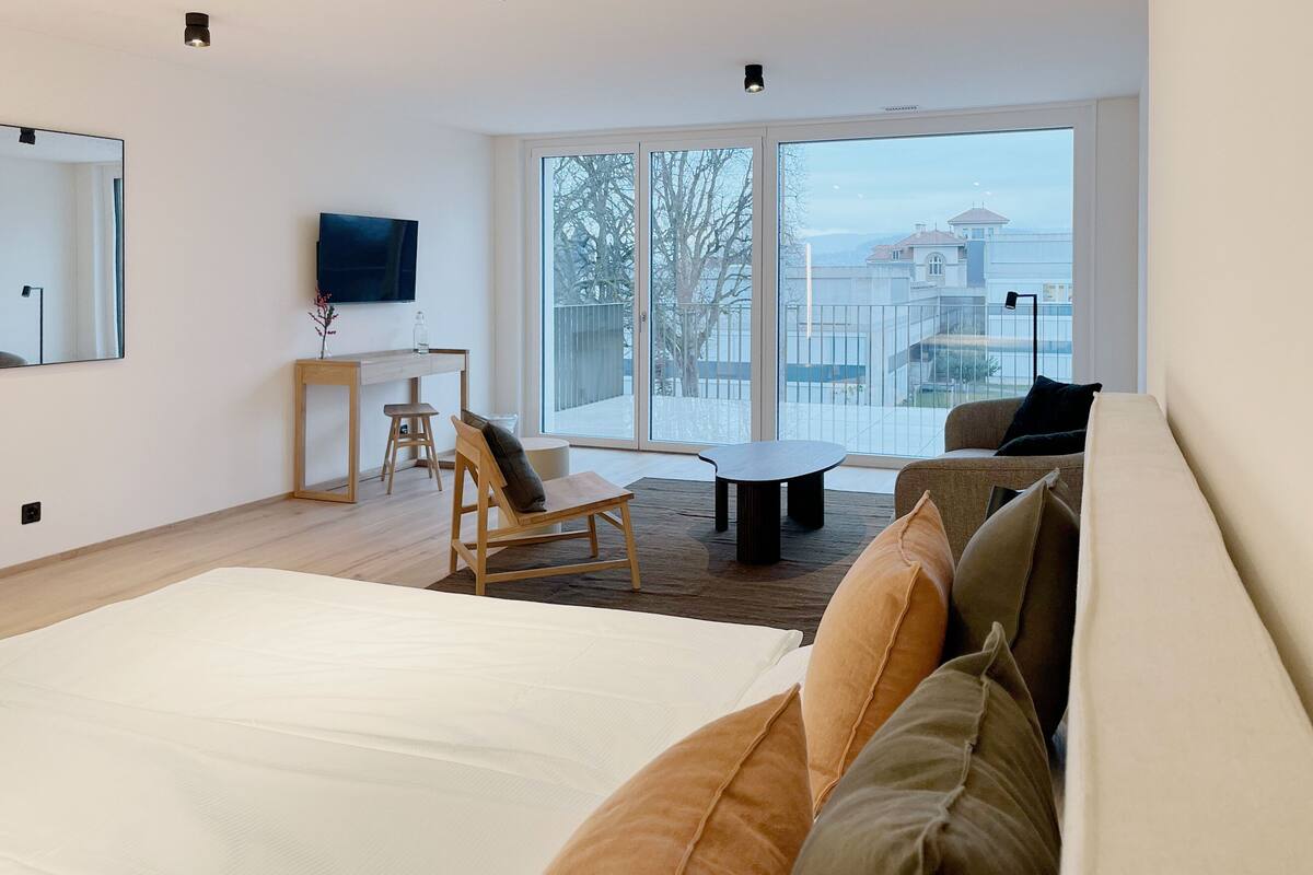 Double deluxe | Individually furnished, desk, iron/ironing board, free WiFi