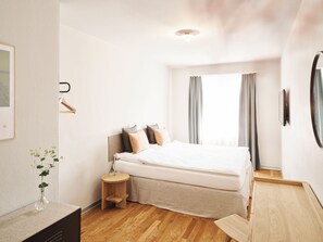 Double | Individually furnished, desk, iron/ironing board, free WiFi