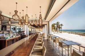 2 restaurants, breakfast, lunch, dinner served; international cuisine - Avani Pemba Beach Hotel (Pemba)