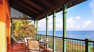 Ylelliset vuodevaatteet, pillowtop-patjalliset sängyt, minibaari