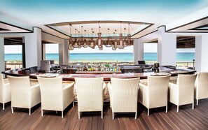 2 restaurants, breakfast, lunch, dinner served; international cuisine - Avani Pemba Beach Hotel (Pemba)