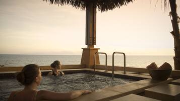 Espace de soins pour les couples, sauna, bain à remous, hammam
