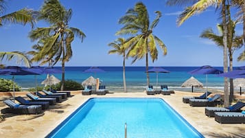 3 outdoor pools, pool umbrellas, pool loungers