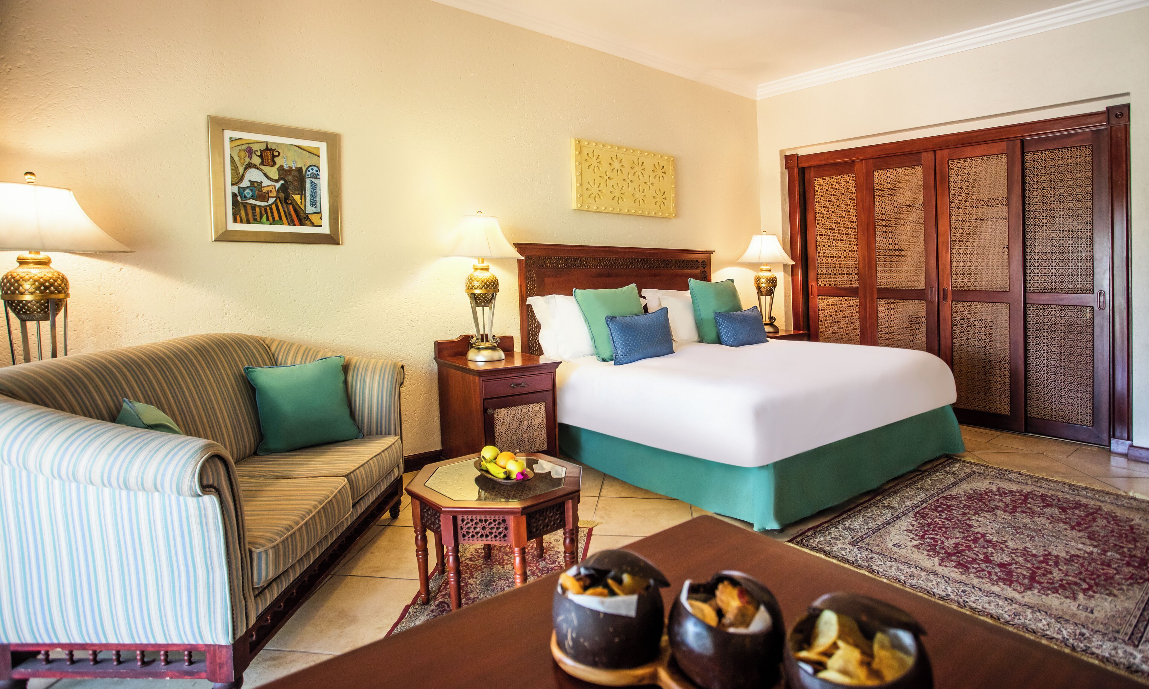 Premium bedding, pillow-top beds, minibar, in-room safe