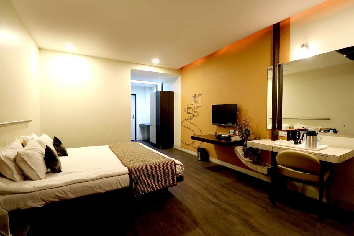 Egyptian cotton sheets, memory-foam beds, in-room safe